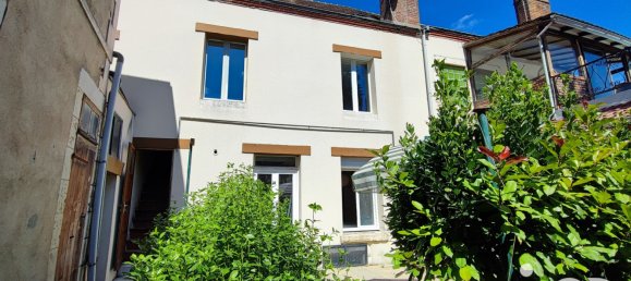 275m² Commercial property in Gien, France No. 257995 12