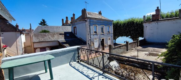 275m² Commercial property in Gien, France No. 257995 10