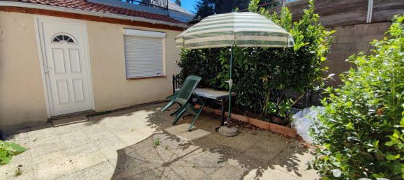 275m² Commercial property in Gien, France No. 257995 11