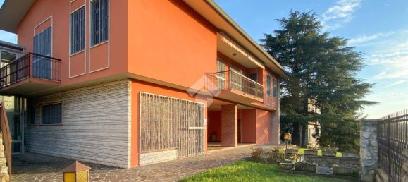 3 bedrooms Villa in Brescia, Italy No. 91747 4