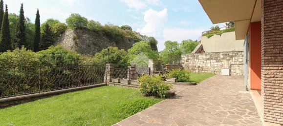 3 bedrooms Villa in Brescia, Italy No. 91747 10