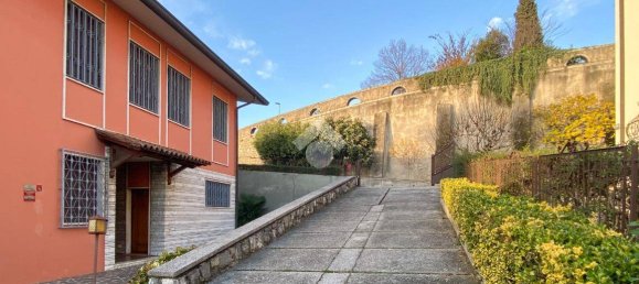 3 bedrooms Villa in Brescia, Italy No. 91747 6