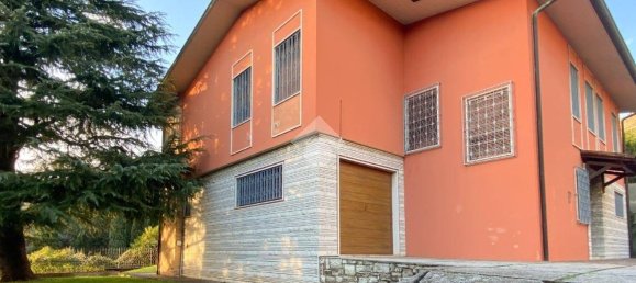 3 bedrooms Villa in Brescia, Italy No. 91747 3
