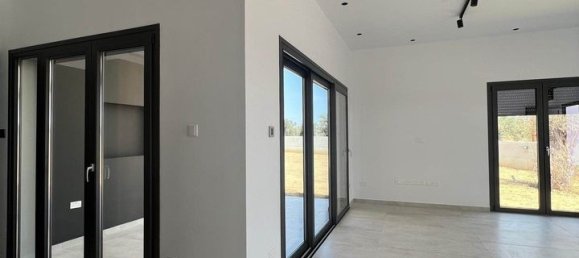 3 dormitorios adosado en venta en Tseri, Nicosia, Cyprus № 26155 12