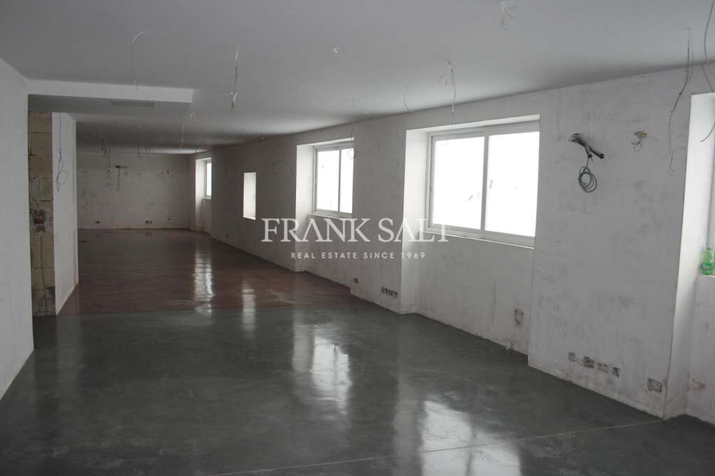 552m² Office in Fgura, Malta No. 13605