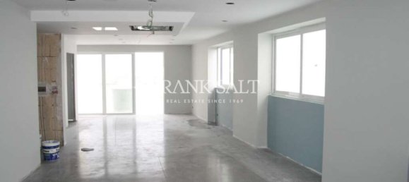 552m² Office in Fgura, Malta No. 13605 5