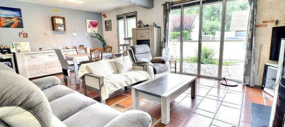 3 Schlafzimmer Haus in Bury, France, Nr. 300569 2