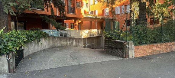 15m² Garage in Bologna, Italy No. 27987 11