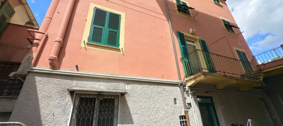 5غرفة شقة في Genoa, Italy رقم 271861 15