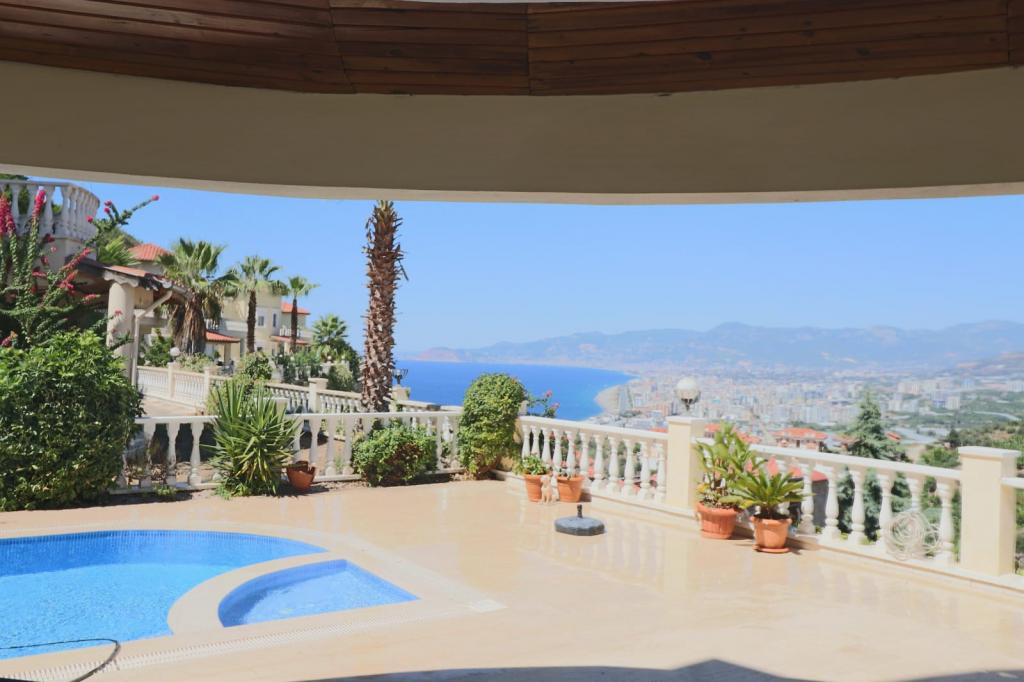 Квартира с 4 комнатами в Каргыджак, Турция № 52413