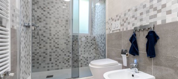 3 bedrooms Apartment in Turin, Italy No. 379754 18