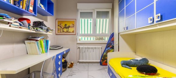3 bedrooms Apartment in Turin, Italy No. 379754 10