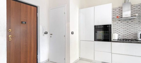 3 bedrooms Apartment in Turin, Italy No. 379754 15