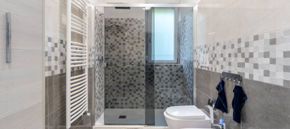 3 bedrooms Apartment in Turin, Italy No. 379754 17