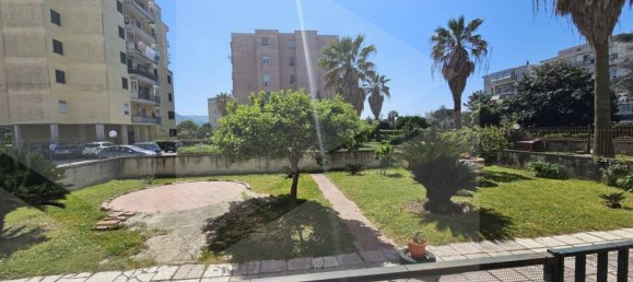 3 rooms Apartment in Pozzuoli, Italy No. 31057 3