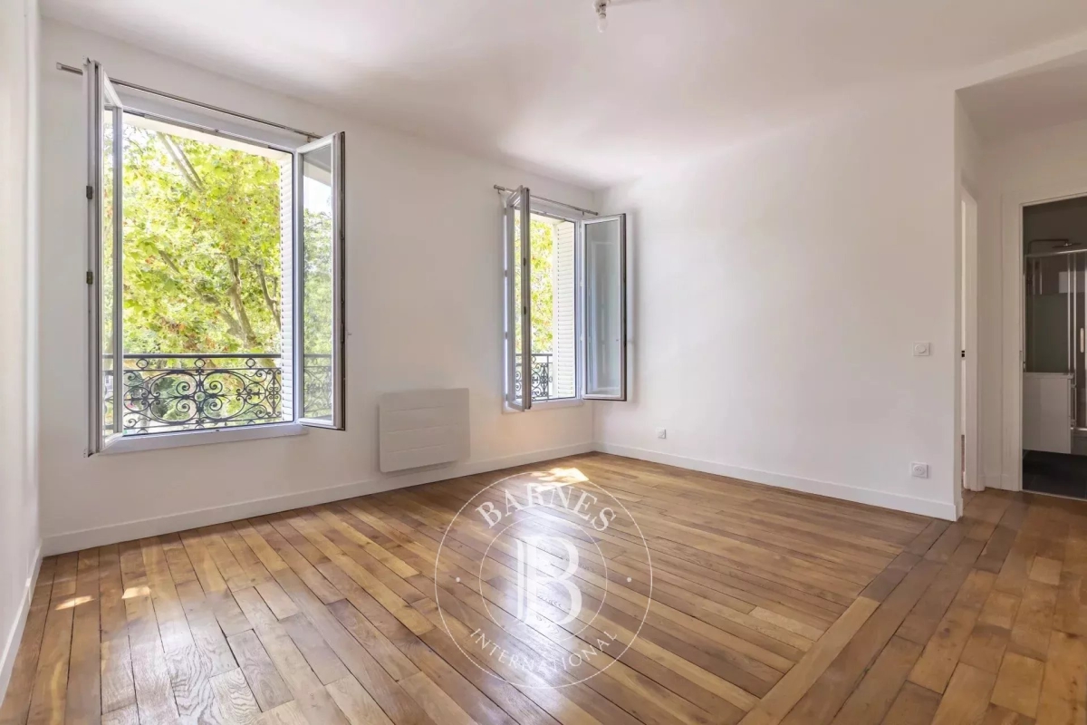 2 rooms Apartment in Boulogne-Billancourt, France No. 170918