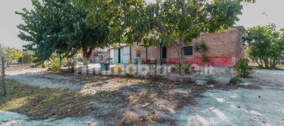 4 bedrooms House in Lucera, Italy No. 66899 2