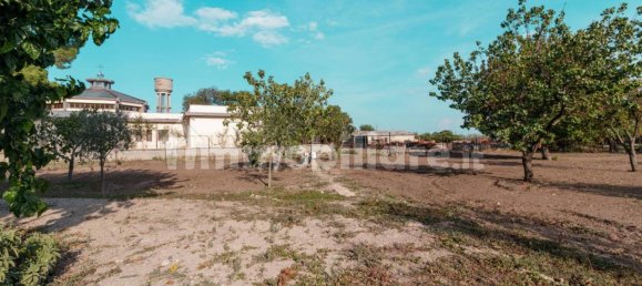 4 bedrooms House in Lucera, Italy No. 66899 3