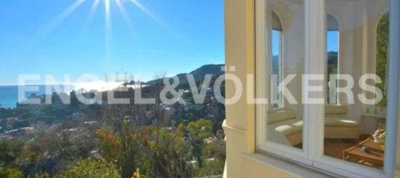 7 rooms Apartment in Rapallo, Italy No. 127306 3