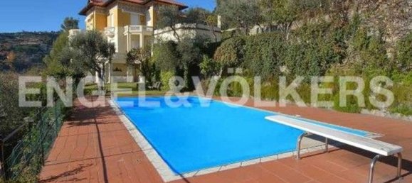 7 rooms Apartment in Rapallo, Italy No. 127306 13