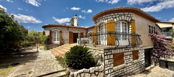 5 bedrooms House in Meze, France No. 281993 6