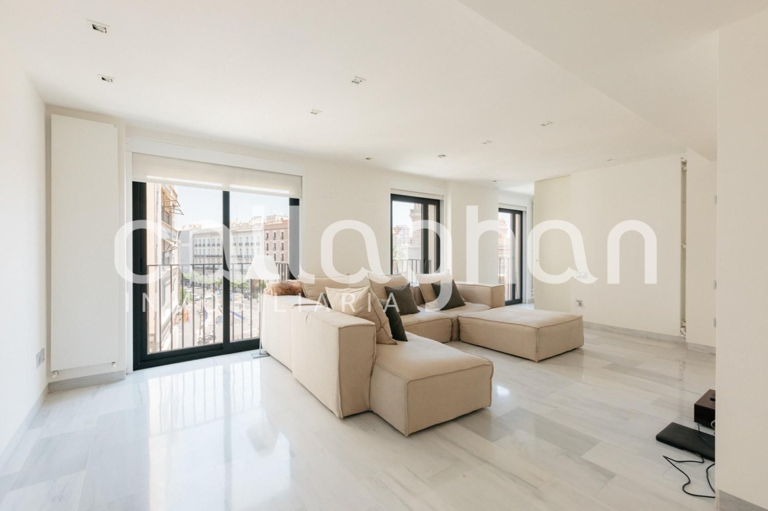 4 غرف نوم منزل ذو طابقين في Valencia, Spain رقم 135536