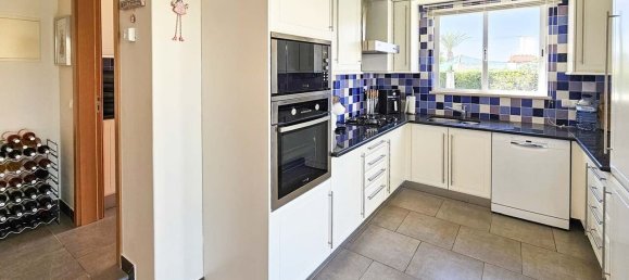 4 Schlafzimmer Villa in Ferragudo, Portugal, Nr. 102522 12