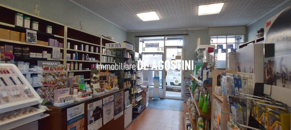 Propriété commerciale à Arona, Italy 100m² No. 78064 2