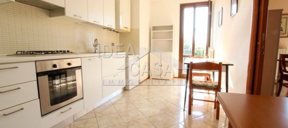 4 rooms Apartment in Medolla, Italy No. 118338 9