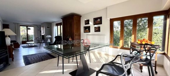 Casa de 5 dormitorios en Le Raincy, France No. 359301 7