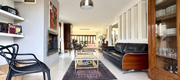 Casa de 5 dormitorios en Le Raincy, France No. 359301 8