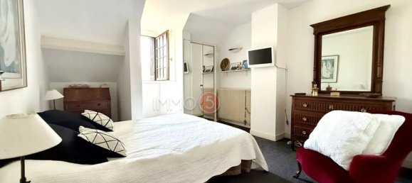 Casa de 5 dormitorios en Le Raincy, France No. 359301 11