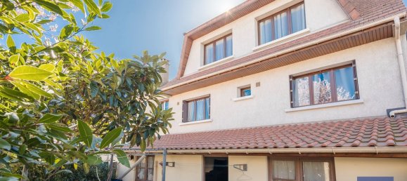 4 bedrooms House in Bondy, France No. 118057 2