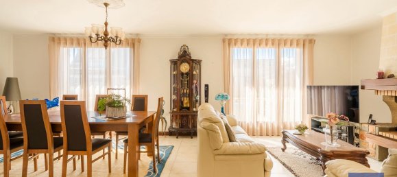 4 bedrooms House in Bondy, France No. 118057 6