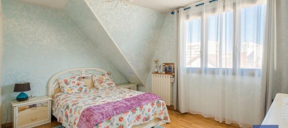 4 bedrooms House in Bondy, France No. 118057 10