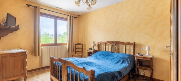 4 bedrooms House in Puy-de-Dome, France No. 339294 10