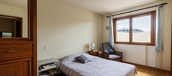 4 bedrooms House in Puy-de-Dome, France No. 339294 12