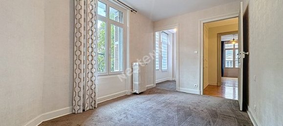 5 bedrooms House in Tours, France No. 311320 6