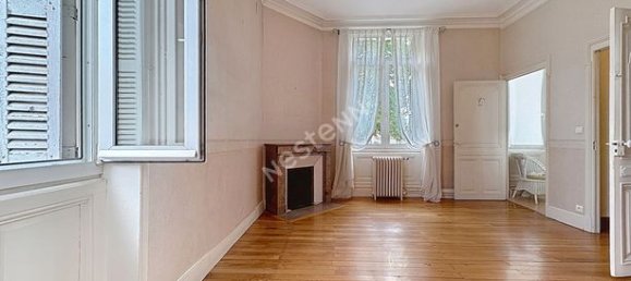 5 bedrooms House in Tours, France No. 311320 3