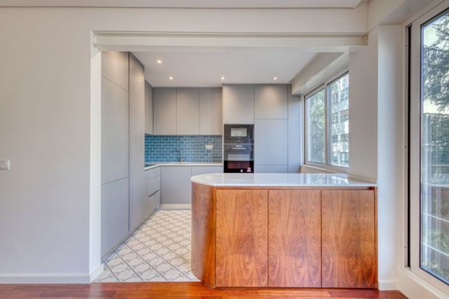 3 bedrooms Apartment in Porto, Portugal No. 287905