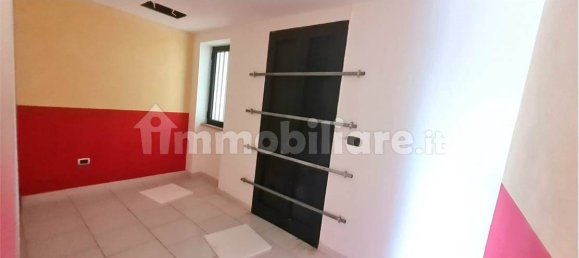 Коммерческая недвижимость с 1 комнатой в Collepasso, Италия № 112143 3