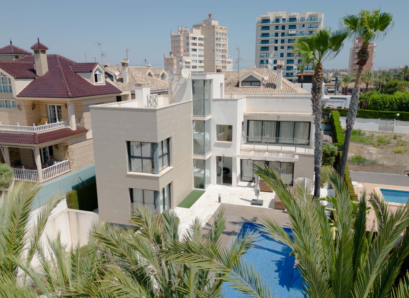 4 bedrooms Villa in Torrevieja, Spain No. 8837