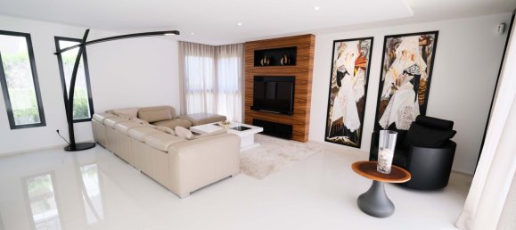 4 bedrooms Villa in Torrevieja, Spain No. 8837 10