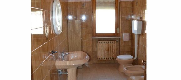 5-salle Appartement à Fermignano, Italy No. 269399 13