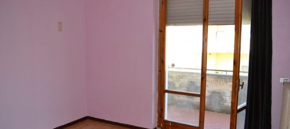 5-salle Appartement à Fermignano, Italy No. 269399 10