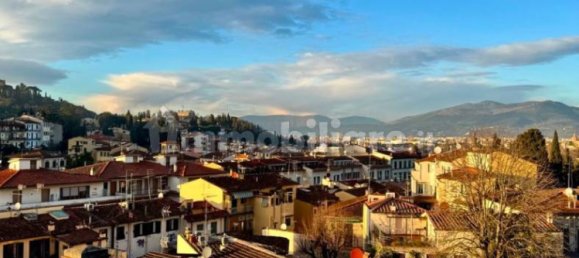 3 Schlafzimmer Penthouse in Florence, Italy, Nr. 337590 11