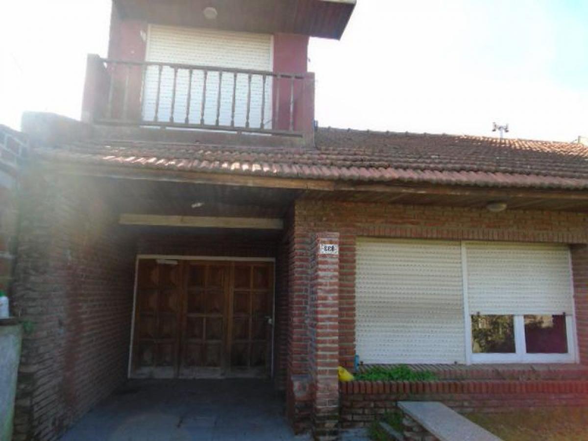 2 bedrooms House in Mar del Plata, Argentina No. 79975