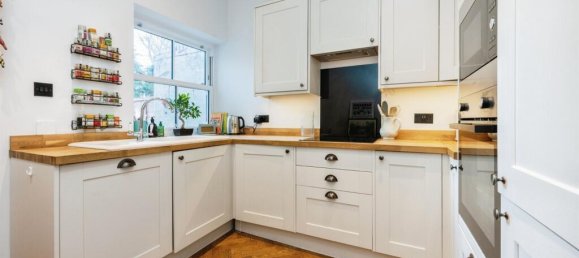 2 bedrooms House in Bushey, United Kingdom No. 6216 18