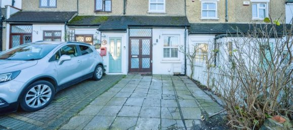 2 bedrooms House in Bushey, United Kingdom No. 6216 30