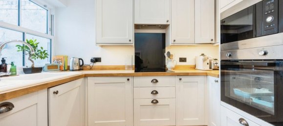 2 bedrooms House in Bushey, United Kingdom No. 6216 2